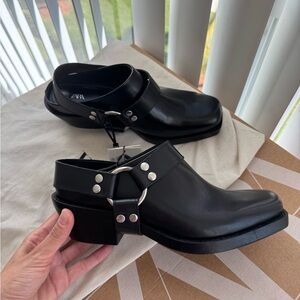 Zara Black Leather Clogs boots
